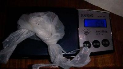 Allanamiento y secuestro de marihuana: 5 detenidos