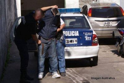 Detienen a un comisario por intentar coimear a una mujer en San Pedro de Jujuy