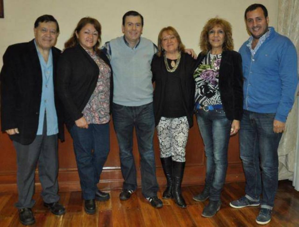 El senador Zamora se reuni� con concejales del Frente C�vico de La Banda