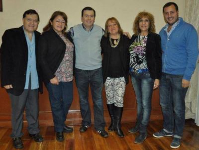 El senador Zamora se reuni� con concejales del Frente C�vico de La Banda