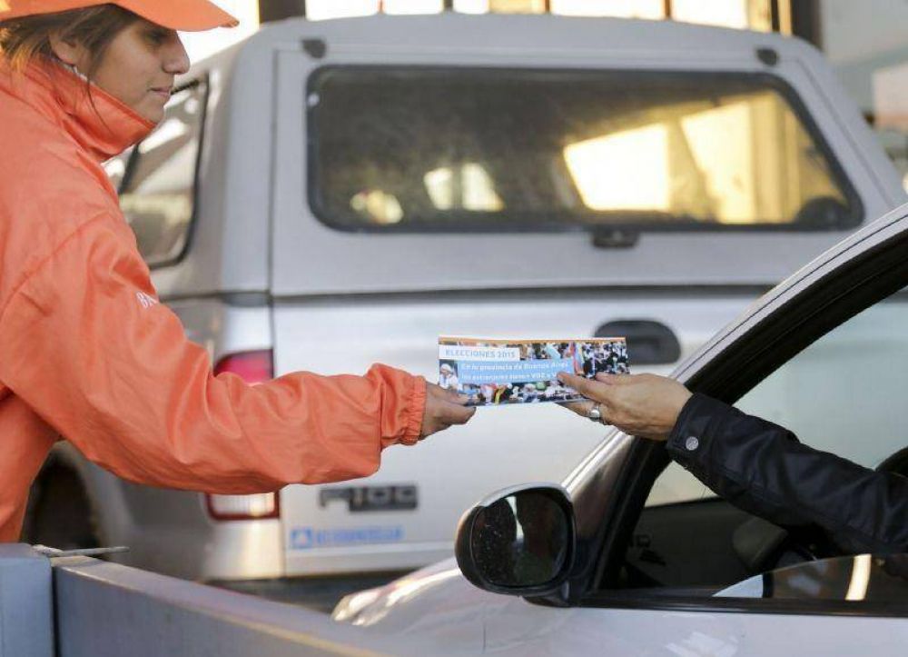 La Provincia comenz� campa�a para el voto de extranjeros en la Autopista Buenos Aires � La Plata