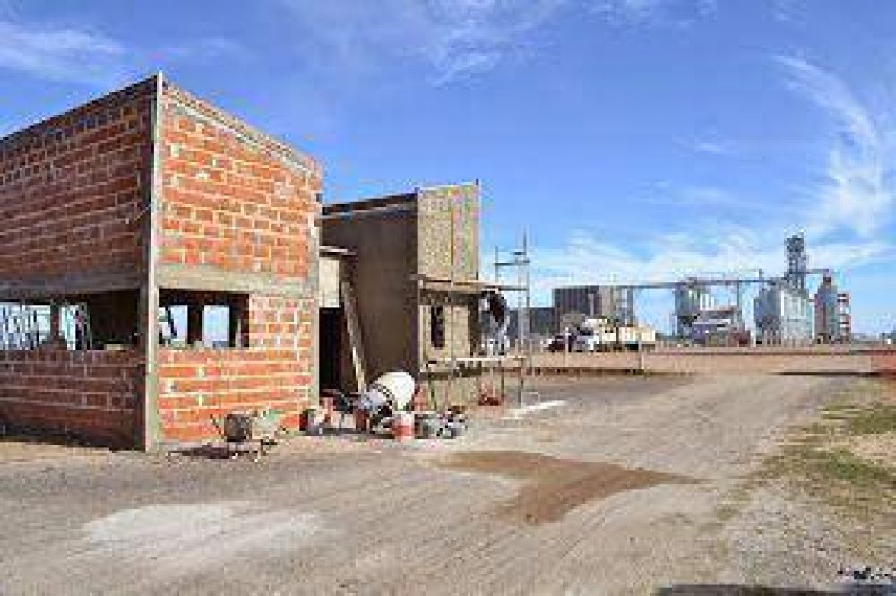 Avanzan trabajos en el acceso e interior del Parque Industrial de Pehuaj�