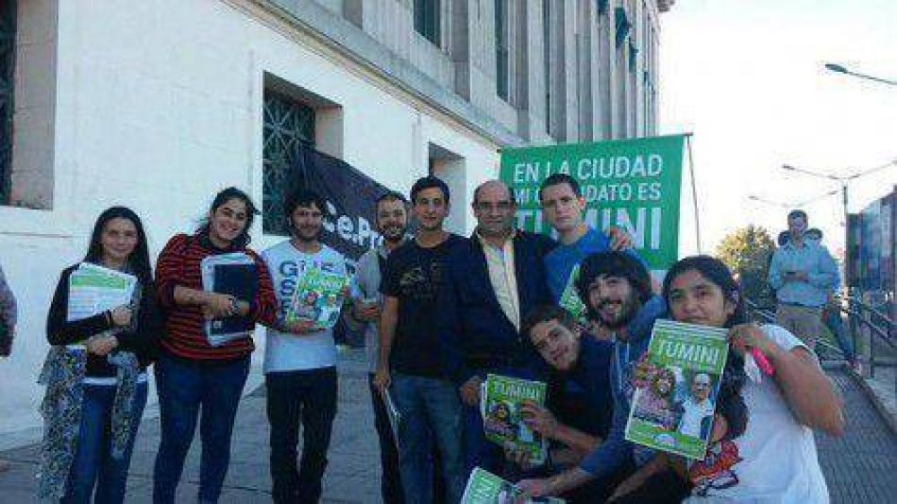 Tumini, contra el PRO, massismo y el FpV
