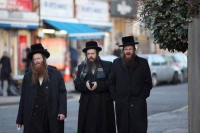 Polic�a oblig� a un jud�o jas�dico a raparse la barba y no usar la kip� en EEUU