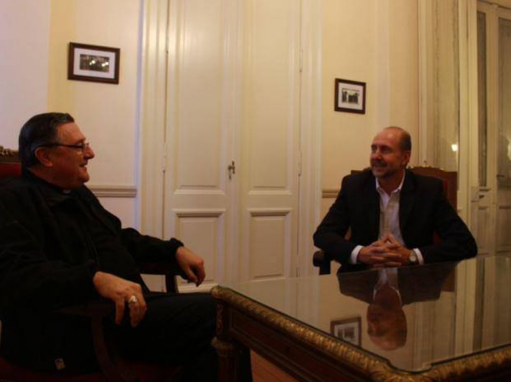 Omar Perotti dialog con el arzobispo de Rosario sobre inclusin social