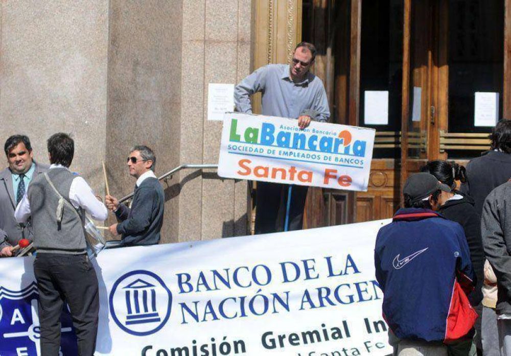 Los trabajadores bancarios paran este martes por 24 horas