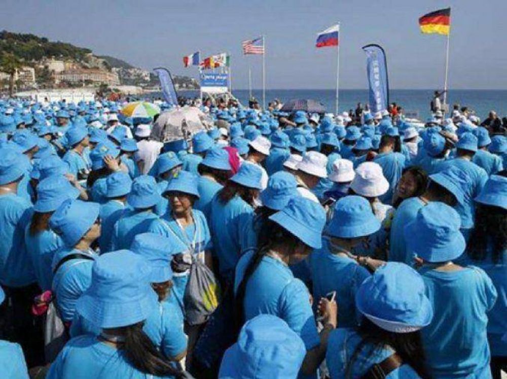 El mejor jefe del mundo: llev� de viaje a Par�s a sus 6.400 empleados