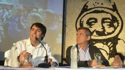 Urribarri y Bossio, las primeras bajas de la depuraci�n del kirchnerismo para las internas