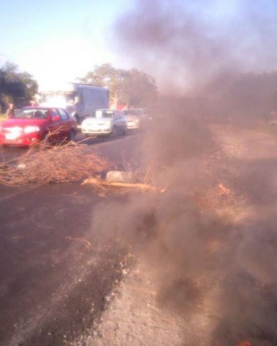 Corte de ruta 38 y toma del municipio de Capay�n
