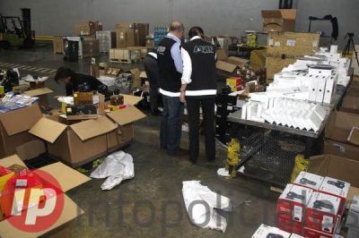 La AFIP desactiv� un contrabando de 1.700 kilos de productos electr�nicos en Ezeiza