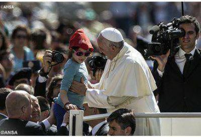 Puerta de ingreso en el amor de la familia, el Papa en la Audiencia General