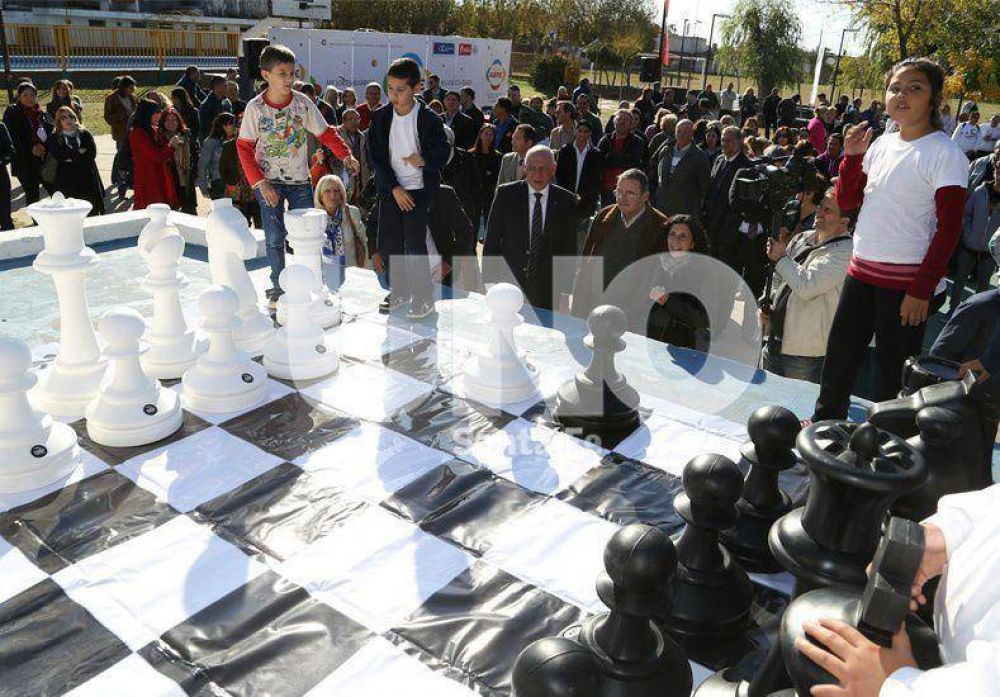 Entregarn cuatro juegos de ajedrez gigantes en la ciudad