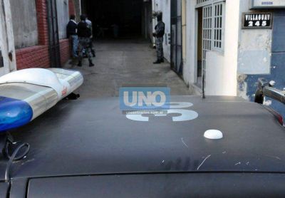 Dos polic�as federales se suman a la detenci�n del comisario de Toxicolog�a
