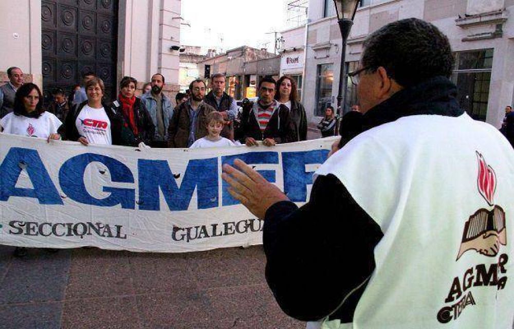 Los docentes reclamaron: �fuimos al cajero y no ten�amos ni un peso�