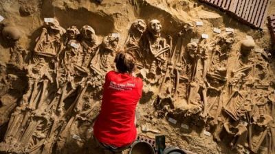 Sorpresa en Par�s: un cementerio medieval bajo un supermercado