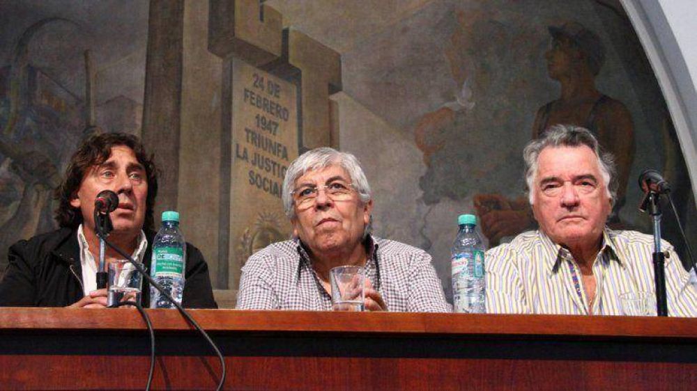 Luis Barrionuevo anunci� un paro nacional de 36 horas con movilizaci�n junto a Moyano y Micheli