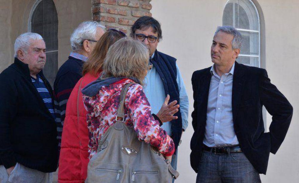 Eseverri se reuni� con vecinos del barrio Coronel Dorrego