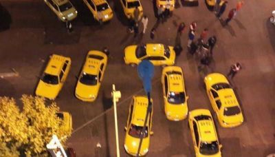 Sigue grave un taxista baleado en un asalto