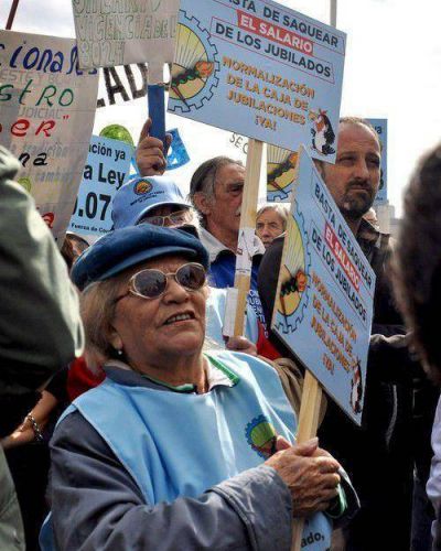 Fuerte reclamo para eliminar el pago diferido a jubilados fogone� nuevos cruces de campa�a