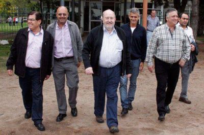 Verna presenta la lista en Santa Rosa