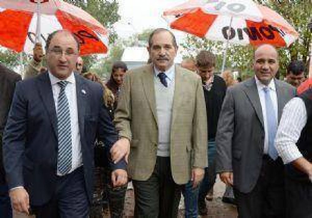 Alperovich considera que las candidaturas dobles 