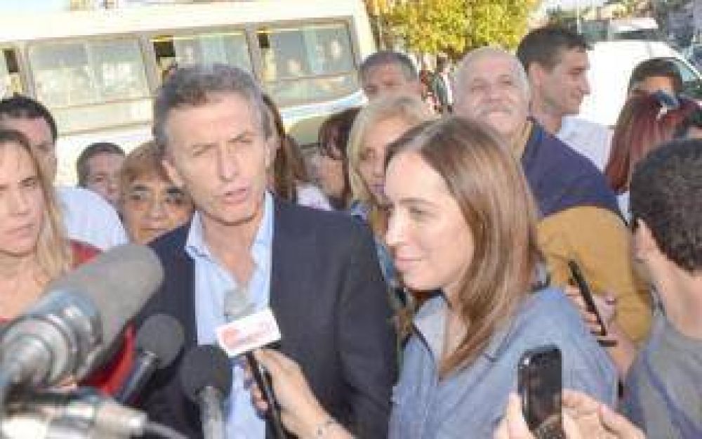 Elecciones 2015: Macri y Vidal de campa�a con vecinos de Sarand�