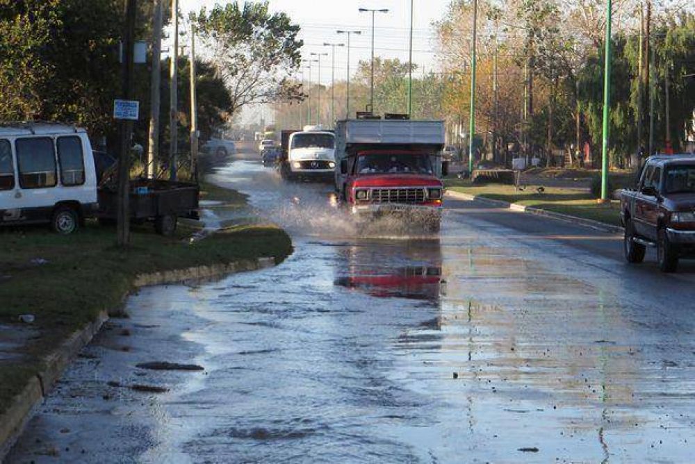 Se rompi� una ca�er�a y 520 fue una �laguna� desde 134 hasta 137