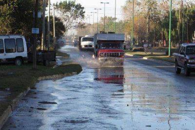 Se rompi� una ca�er�a y 520 fue una �laguna� desde 134 hasta 137