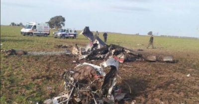 Dos mendocinos murieron al desplomarse un avi�n