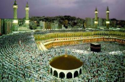 Los musulmanes conmemoran el viaje nocturno y la ascensi�n del profeta del Islam