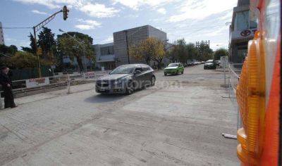 Socav�n: se habilit� el tr�nsito de bulevar y Urquiza