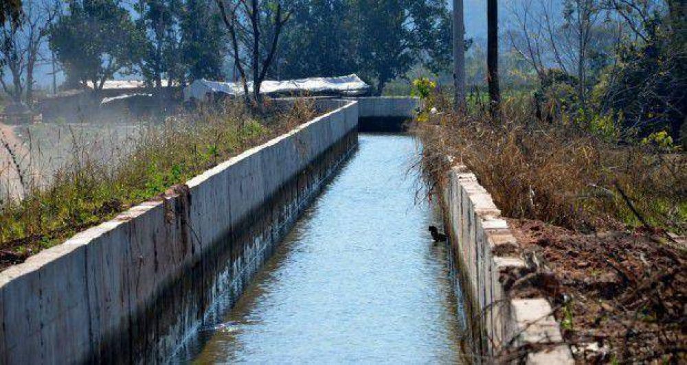 Campo Quijano: Un nene cay� en un canal y muri� ahogado