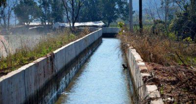Campo Quijano: Un nene cay� en un canal y muri� ahogado