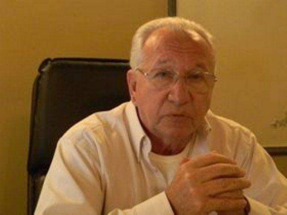 Pe�a: �S�enz est� jugando con dos perdedores�