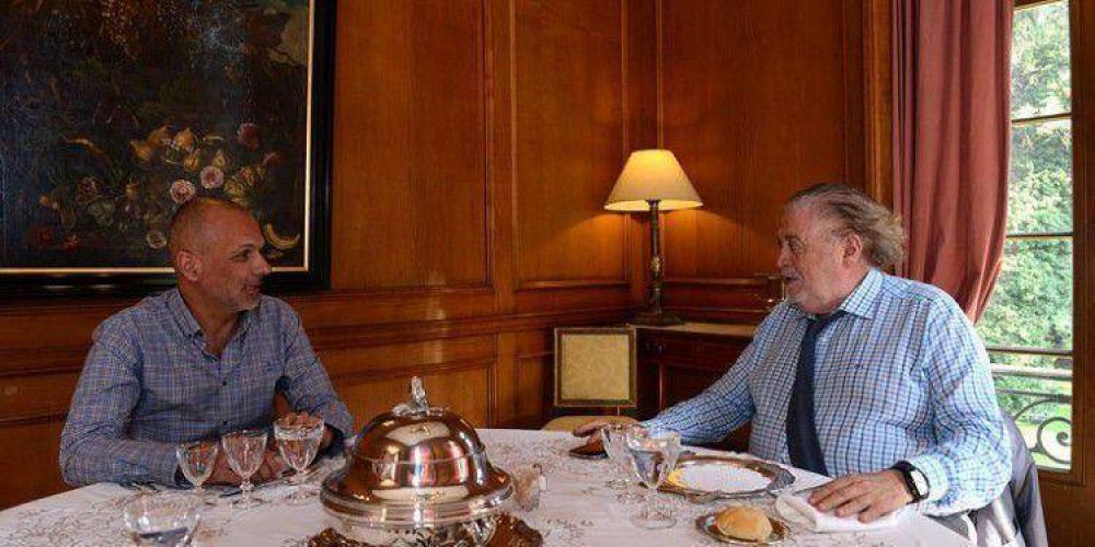 BUZZI CON EMBAJADOR ARGENTINO EN CHILE: Destacan pol�ticas nacionales