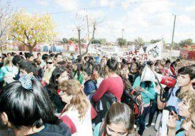 Vaca Muerta desbord� las escuelas de Centenario