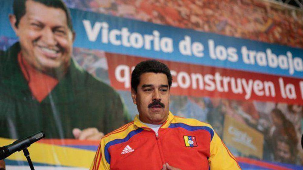 El bol�var rompi� la barrera de los 300 por d�lar tras un nuevo ataque de Maduro