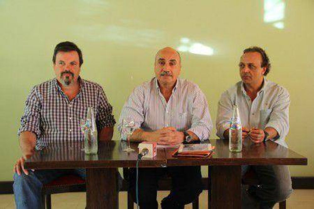 Tressens denunci� que el sector de Caruso entreg� Ticket Canasta para comprar votos