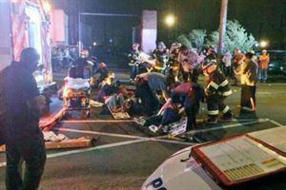 Filadelfia: el tren que descarril� tom� una curva al doble de la velocidad permitida