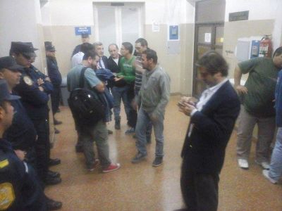 El Obispo Collazuol minimiz� la gravedad de la negociaci�n durante la revuelta policial de Concordia 