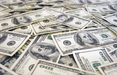 El d�lar cotiza estable en los bancos y en las cuevas