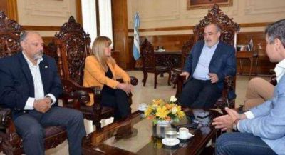 En el r�o revuelto de la campa�a, se benefician los pescadores peronistas