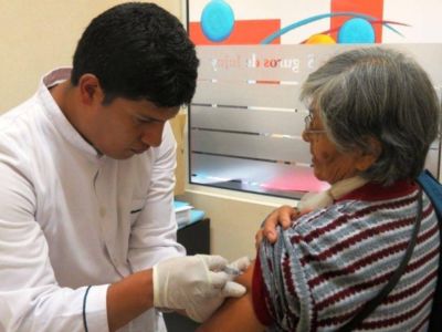ISJ invita a adultos mayores a vacunarse