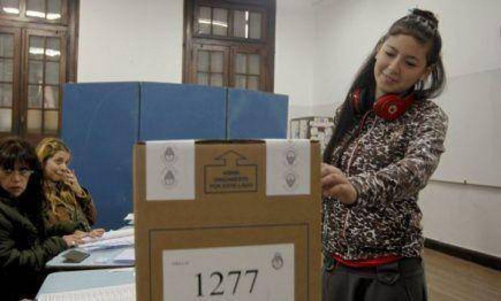 Pretenden prohibir campa�as pol�ticas en establecimientos educativos