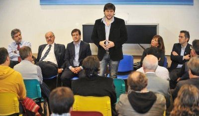 Dirigentes K definieron la campa�a en las comunas