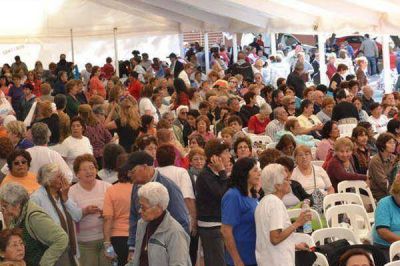 Neder y Mart�nez presidieron la apertura de los talleres del Pami