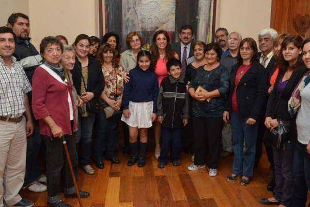 La gobernadora otorg� aporte para concretar importante obra h�drica en barrio de La Banda