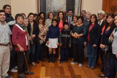 La gobernadora otorg� aporte para concretar importante obra h�drica en barrio de La Banda