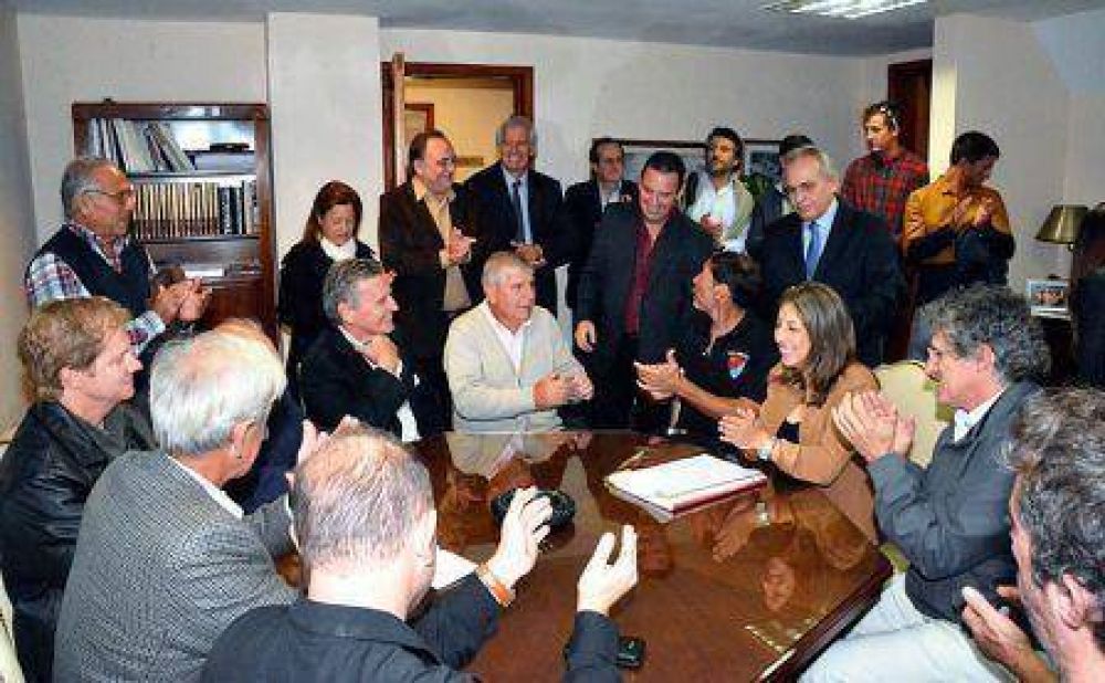 El HCD aprob� el apoyo a los Clubes de Remo de Tigre 