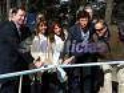 Posse inaugur� nuevas sendas aer�bicas y estaciones de ejercicio